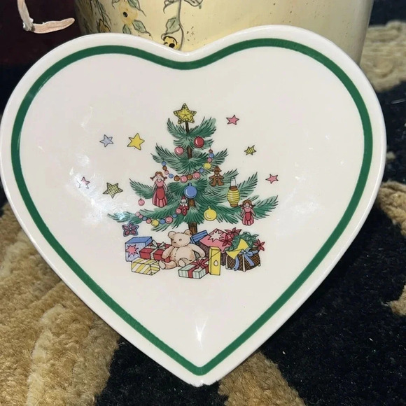 Nikko Christmastime China Heart Shape Candy Trinket Dish Retired Pattern Small - Picture 6 of 13